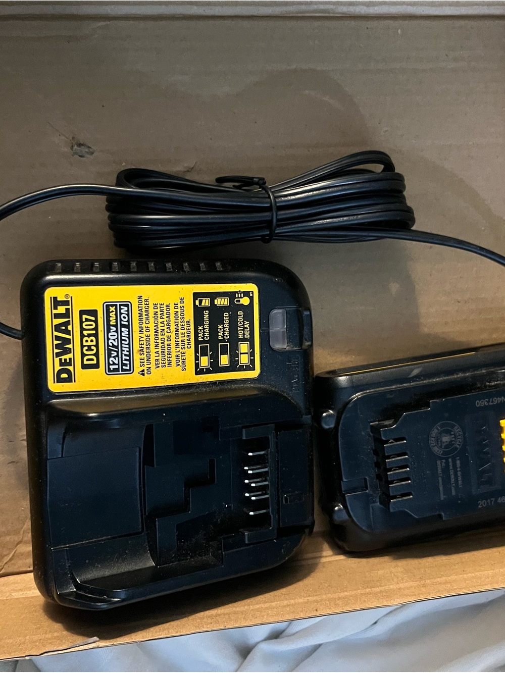 Dewalt battery and battery charge